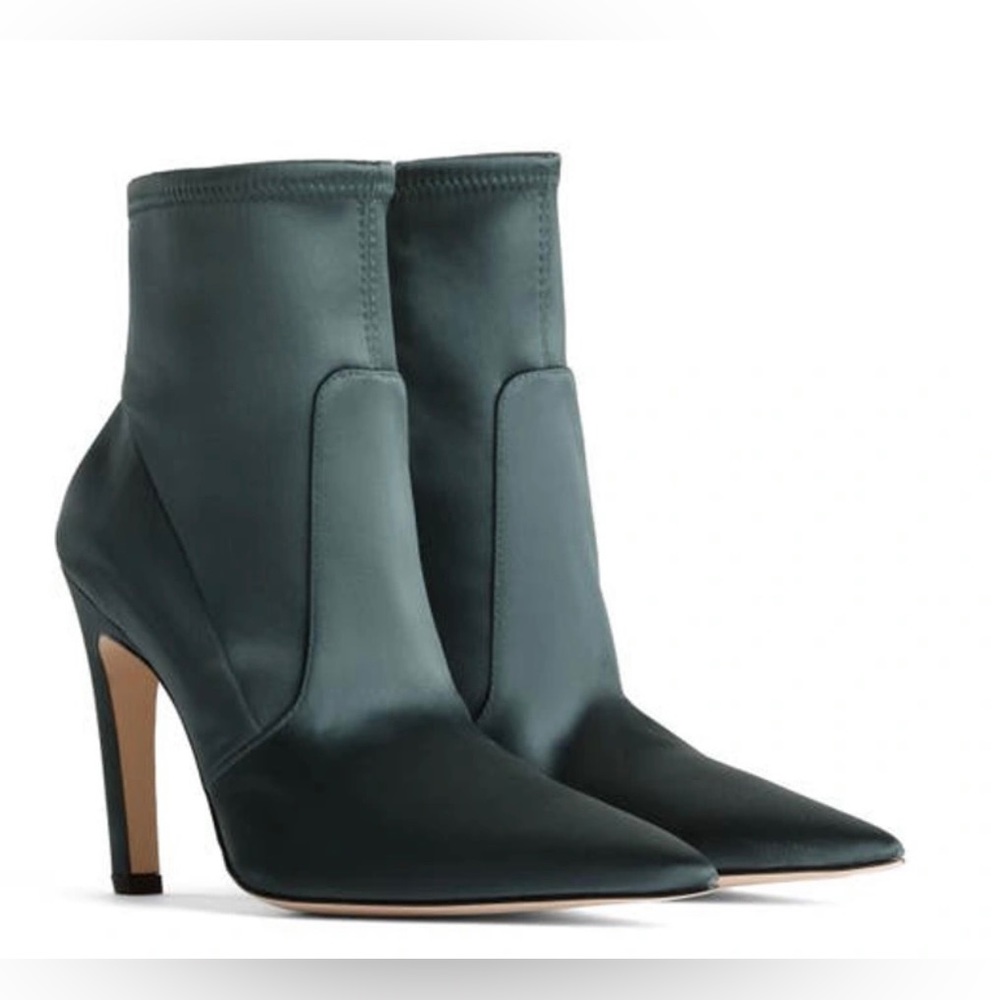 GOOD AMERICAN Green Satin Booties